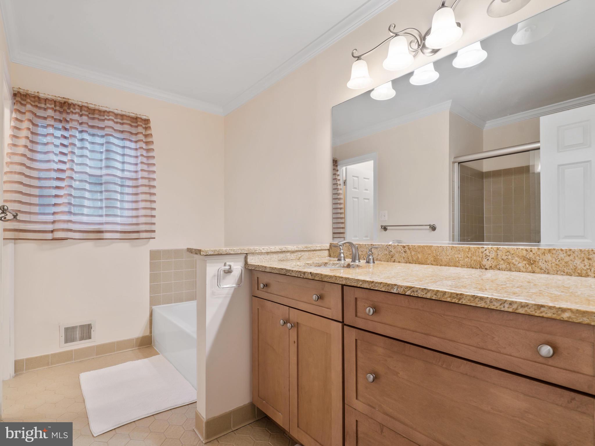 LONGWOOD KNOLLS - Residential Lease