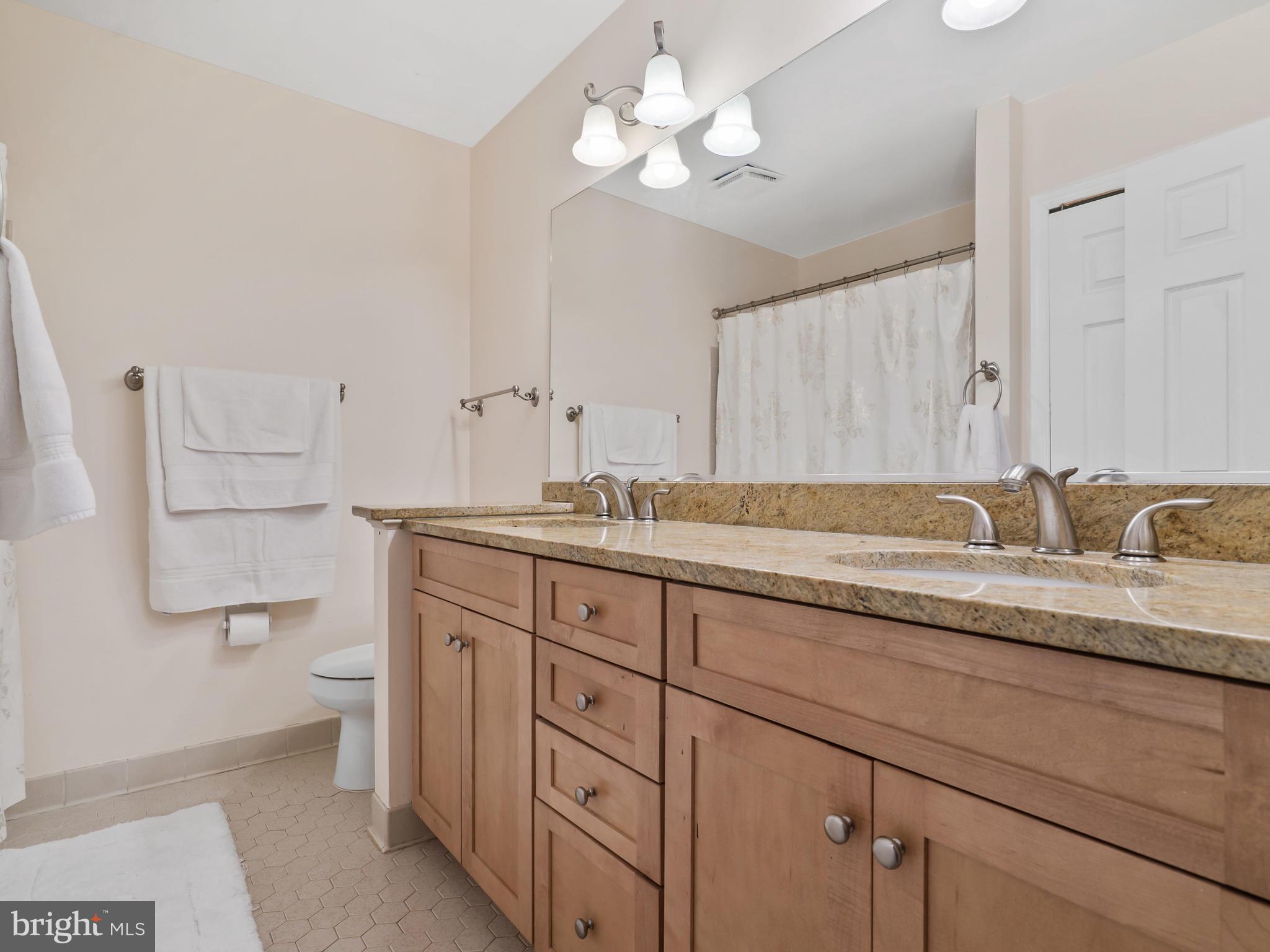 LONGWOOD KNOLLS - Residential Lease