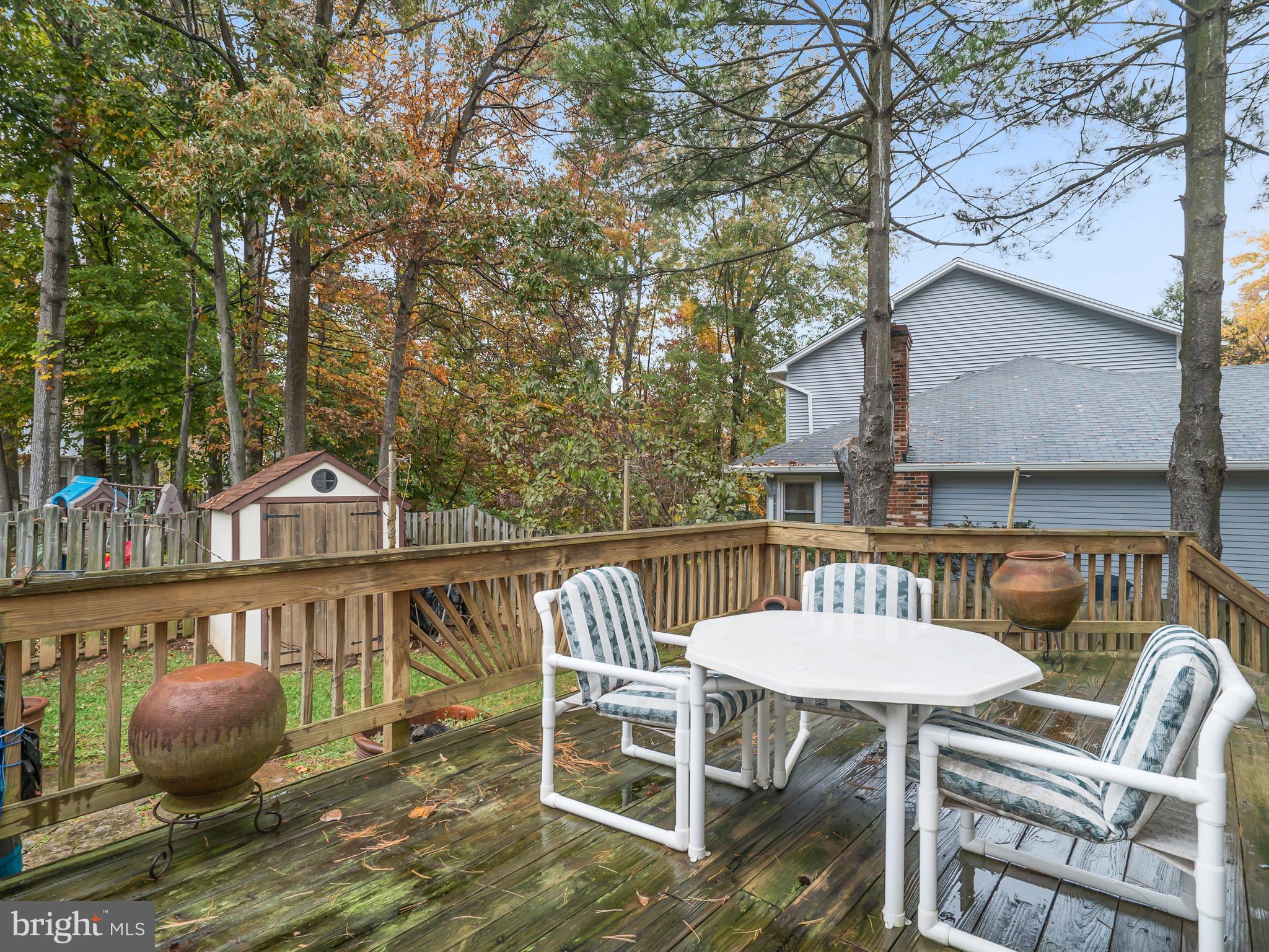 LONGWOOD KNOLLS - Residential Lease