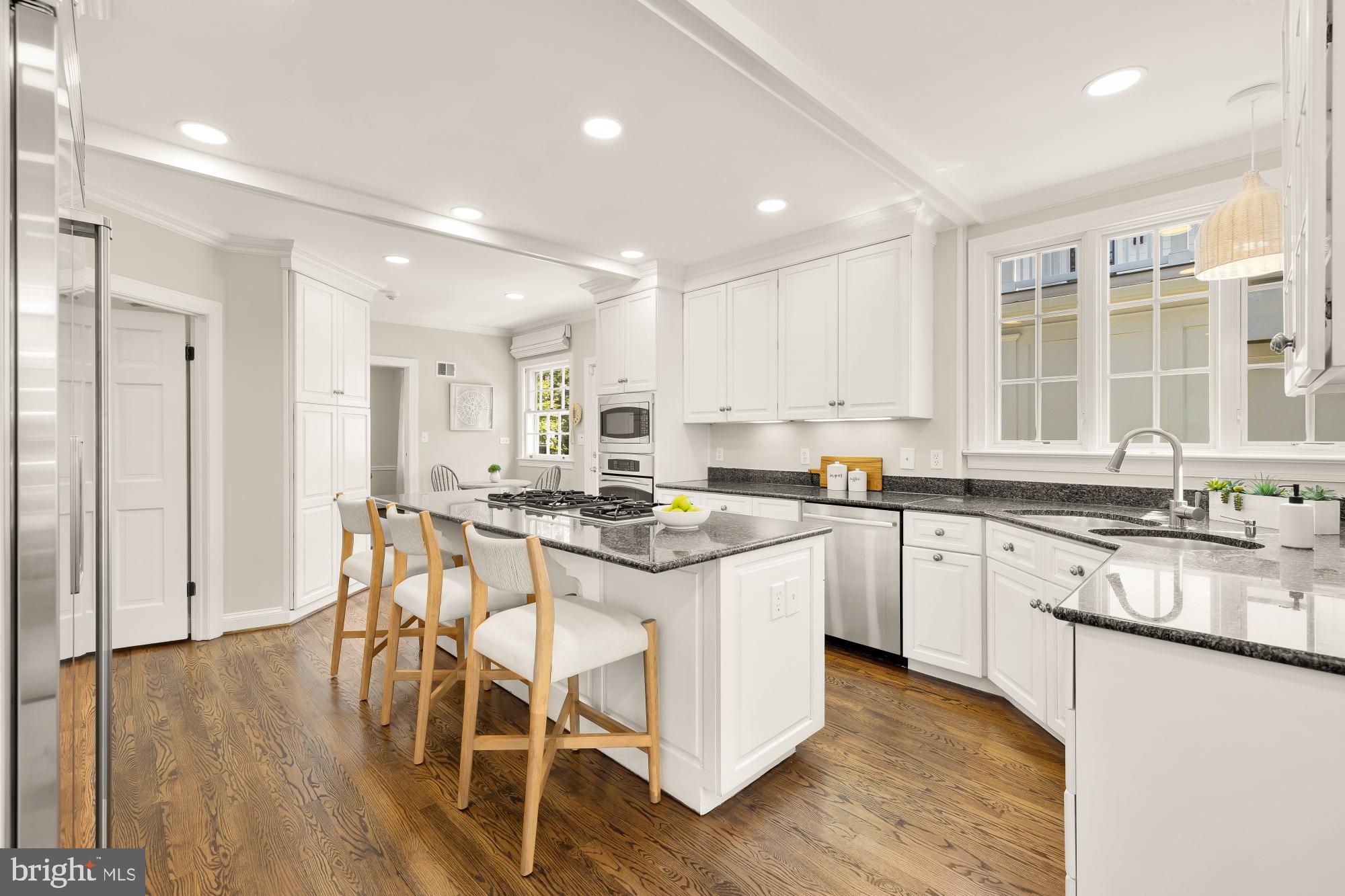 CHEVY CHASE VILLAGE - Residential