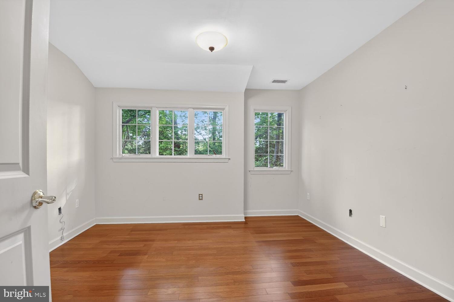 ANNANDALE ACRES - Residential