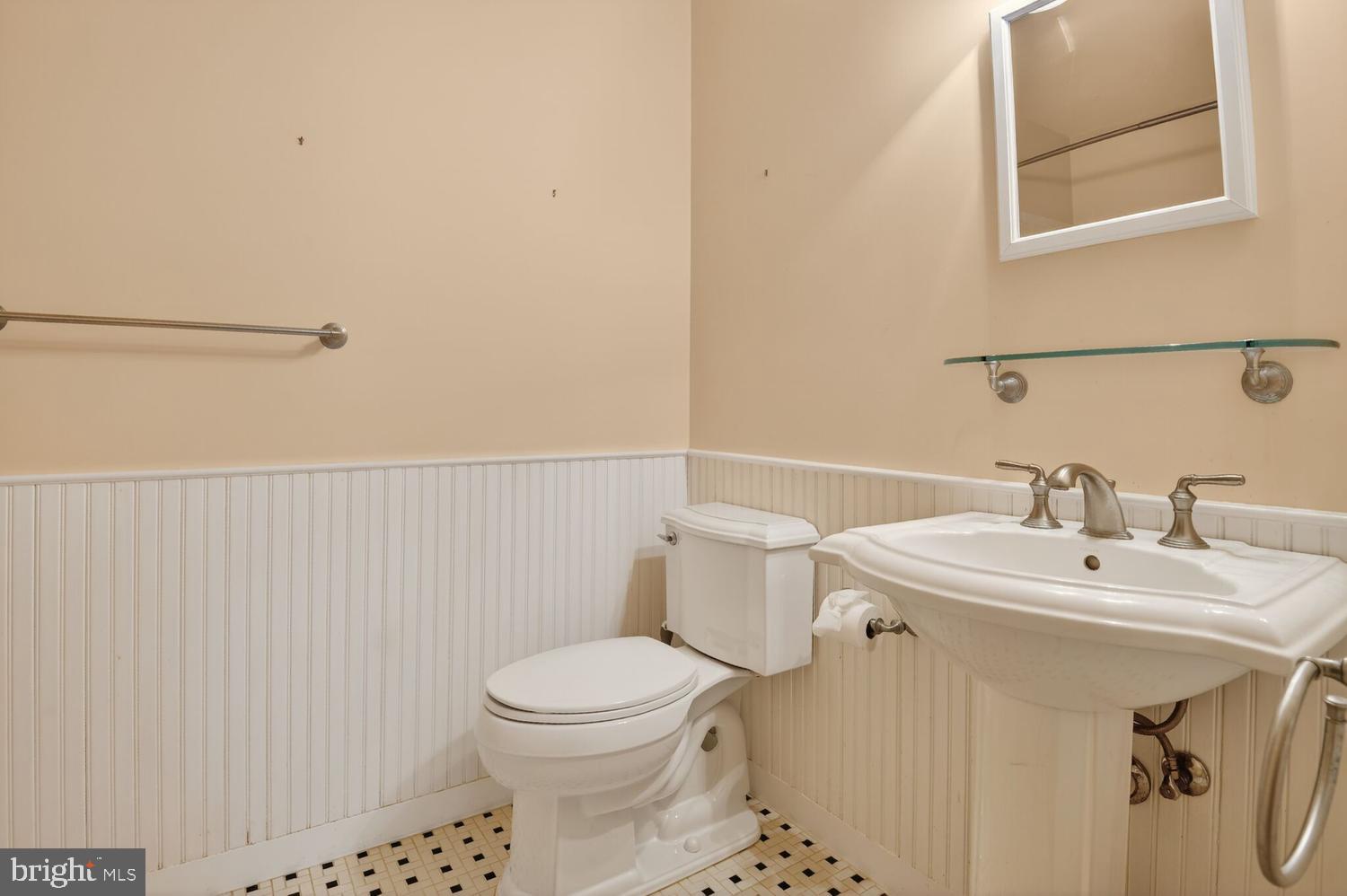 ANNANDALE ACRES - Residential