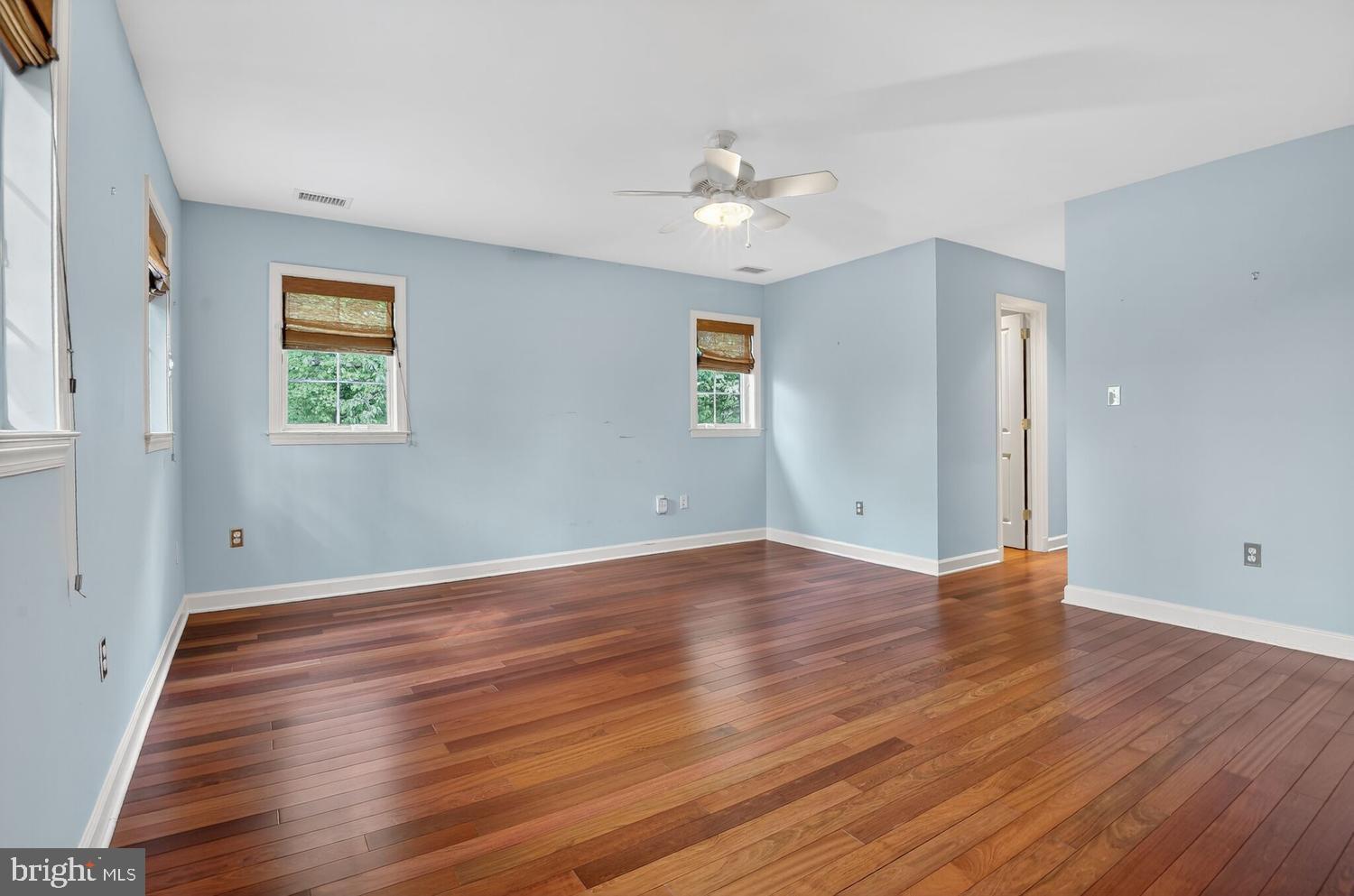 ANNANDALE ACRES - Residential