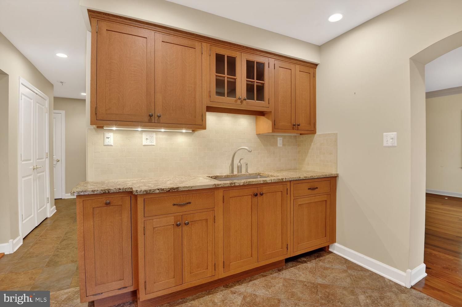 ANNANDALE ACRES - Residential