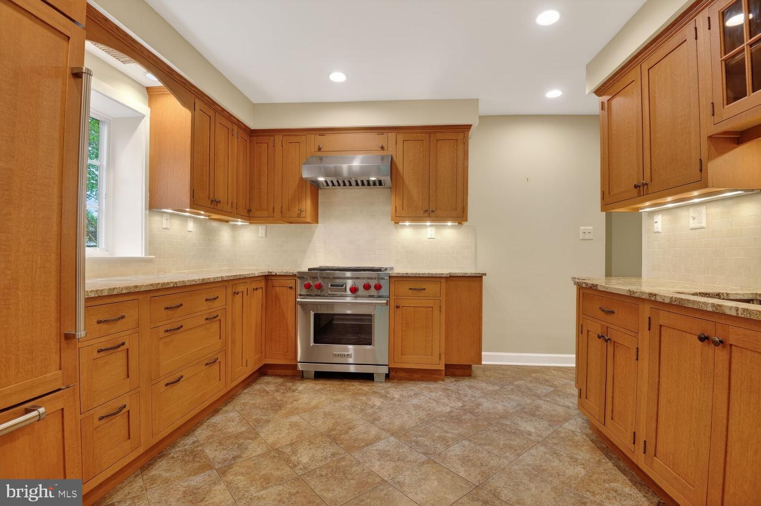 ANNANDALE ACRES - Residential