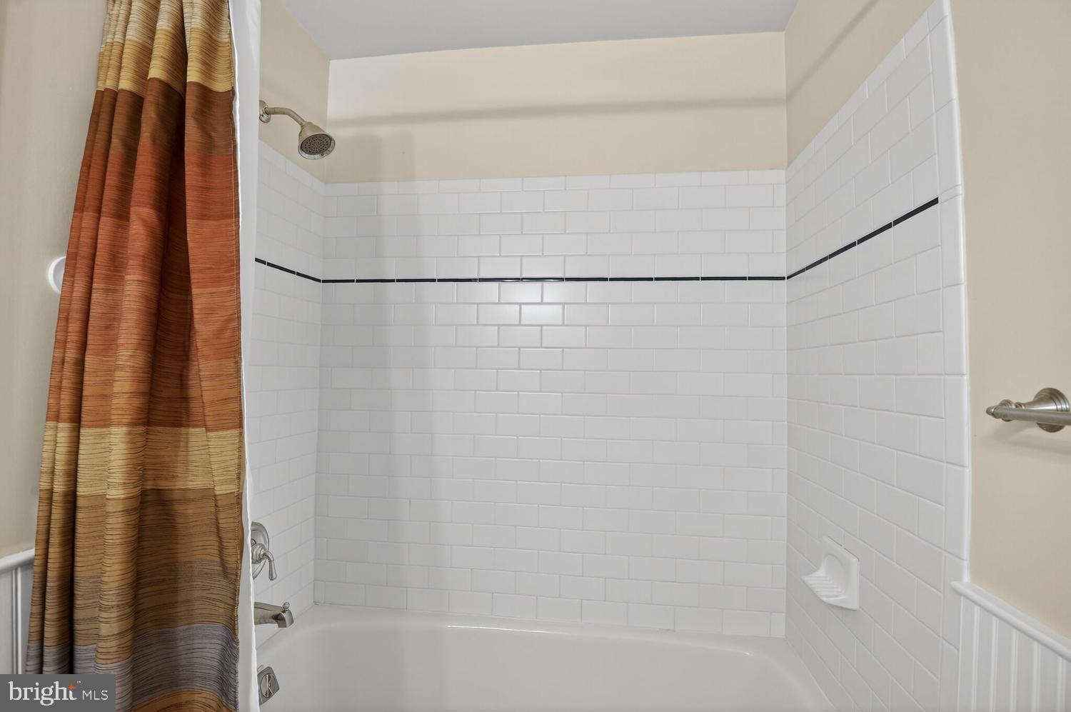 ANNANDALE ACRES - Residential