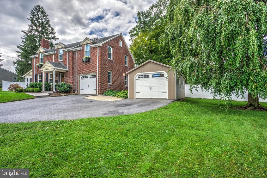 Photo of 60 N Kinzer Avenue, New Holland, PA 17557 (MLS # PALA2055848)