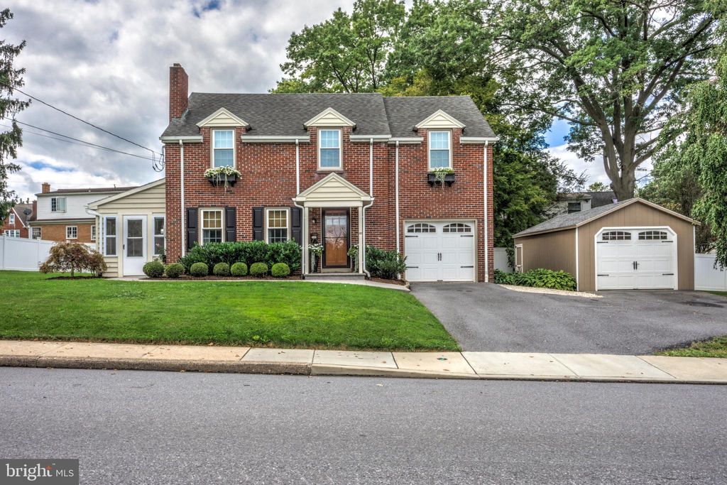 Photo of 60 N Kinzer Avenue, New Holland, PA 17557 (MLS # PALA2055848)