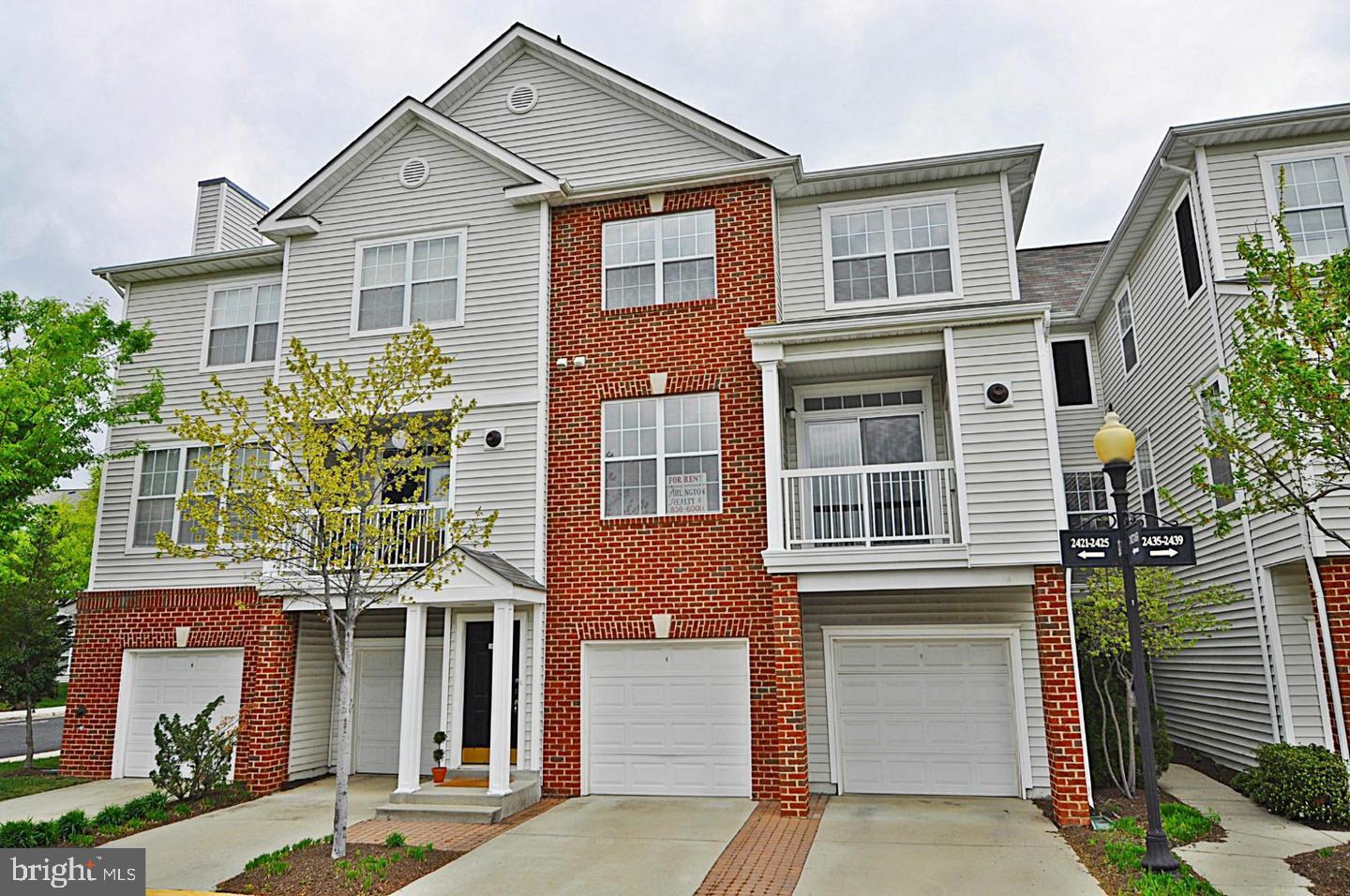 FOX MILL STATION - Residential Lease