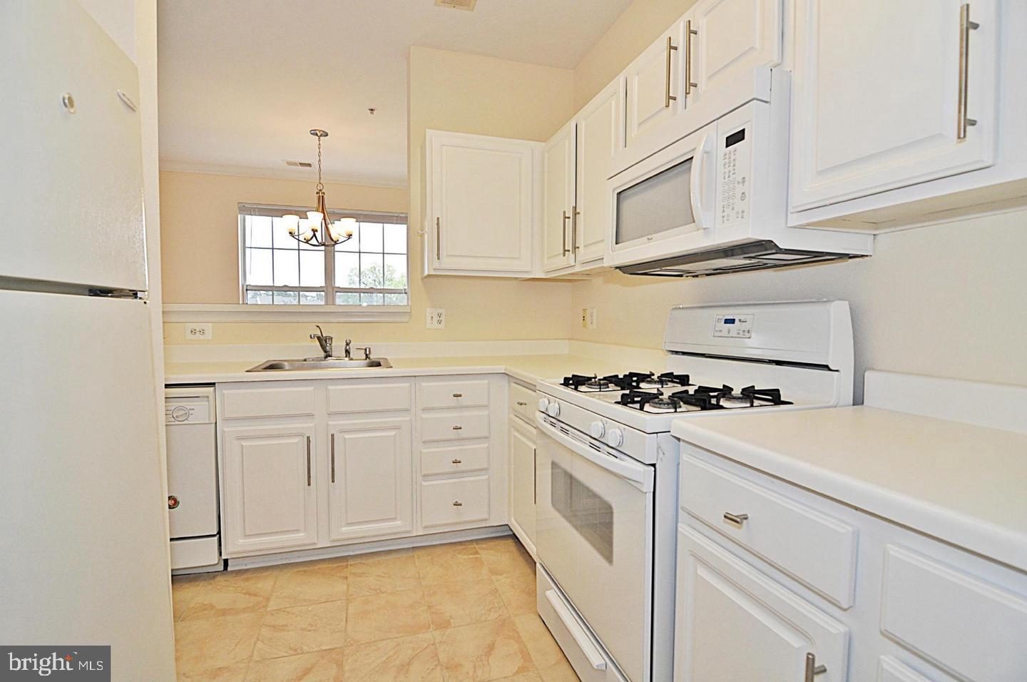 FOX MILL STATION - Residential Lease