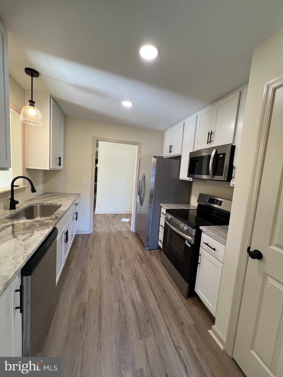 FOREST KNOLL ESTATES - Residential