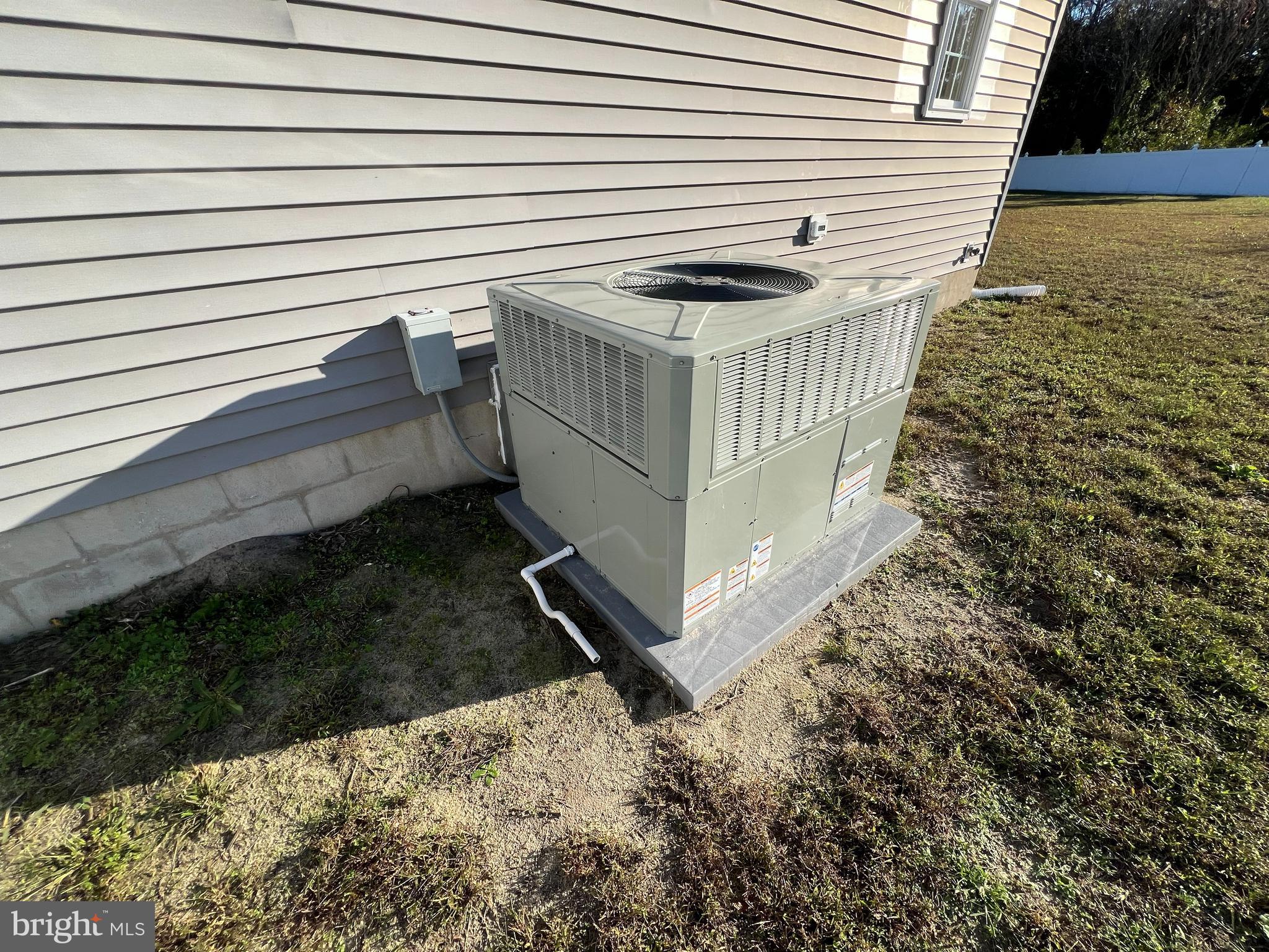 FOREST KNOLL ESTATES - Residential