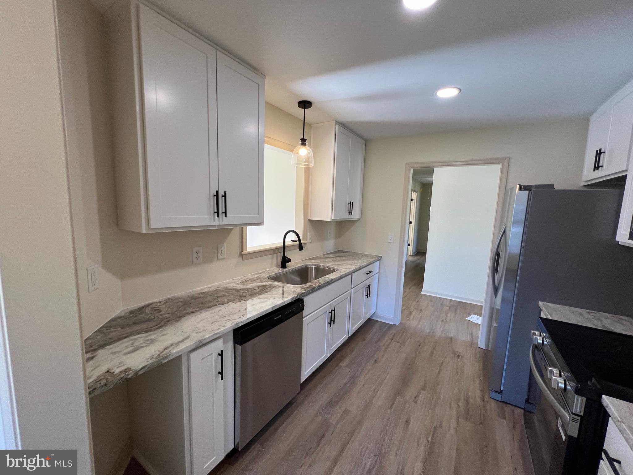 FOREST KNOLL ESTATES - Residential