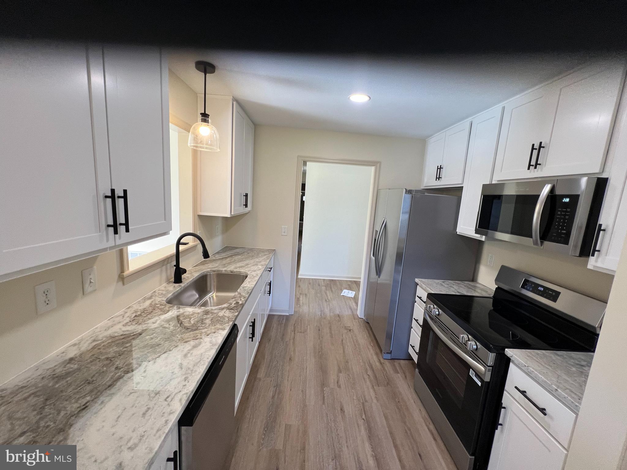 FOREST KNOLL ESTATES - Residential