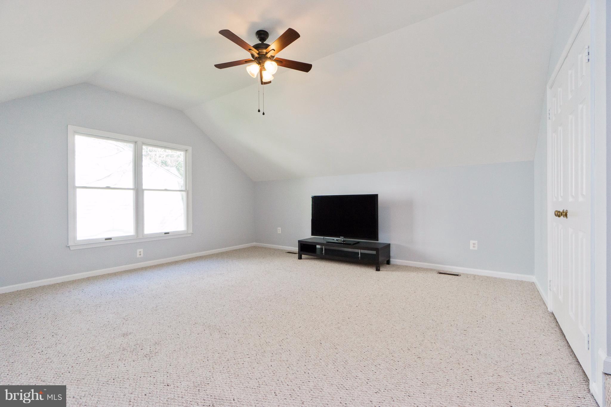 POPLAR TREE WOODS - Residential