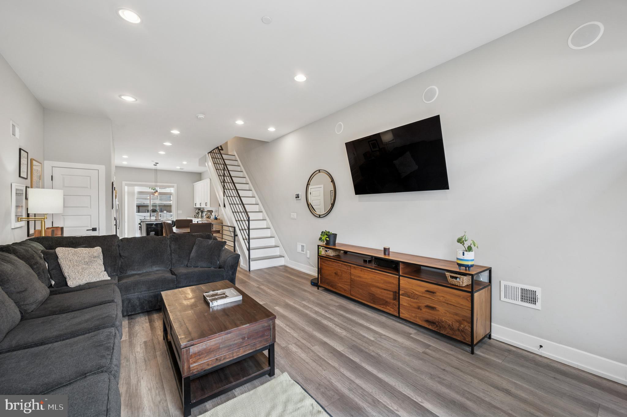 NORRIS SQUARE - Residential