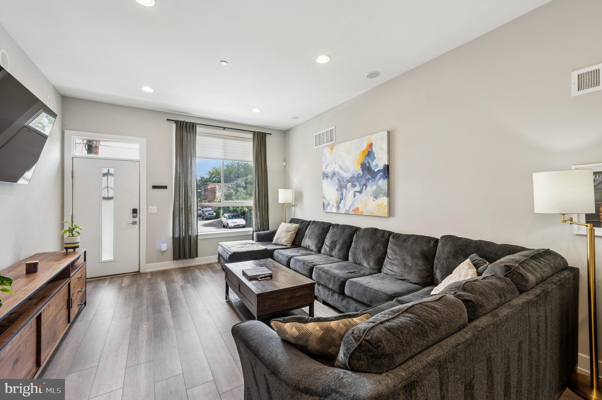 NORRIS SQUARE - Residential