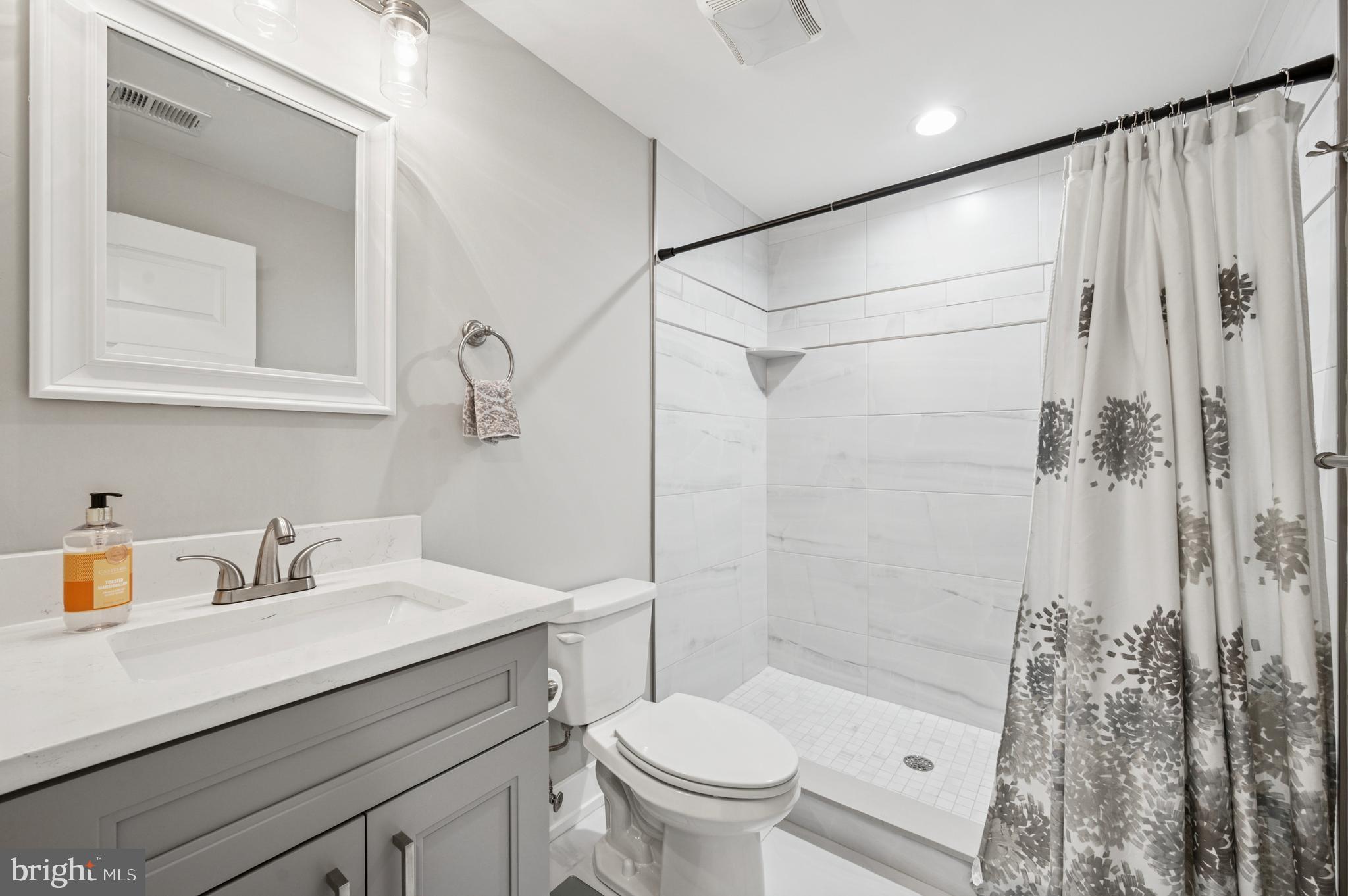 NORRIS SQUARE - Residential