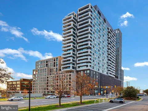 1650 Silver Hill Drive Unit 1010, McLean, VA MLS: VAFX2328482
