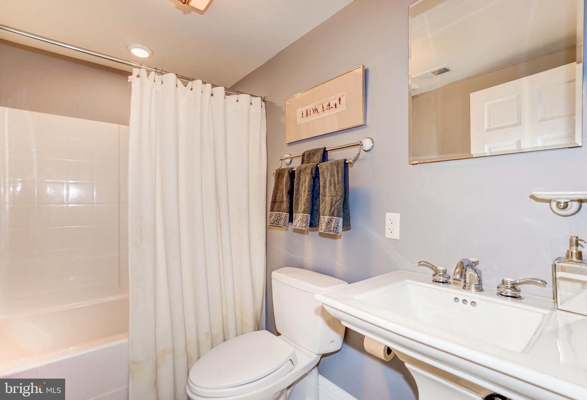 FRANKLIN PARK - Residential Lease