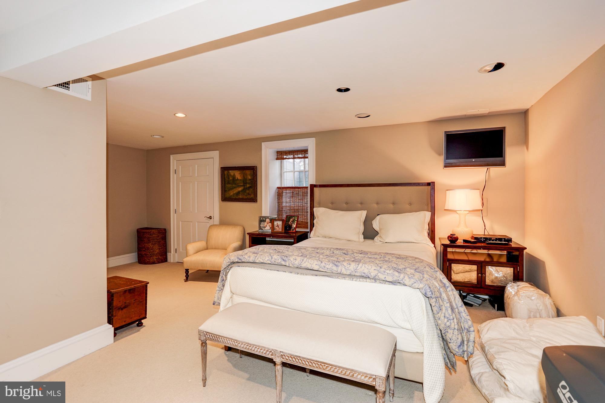 FRANKLIN PARK - Residential Lease