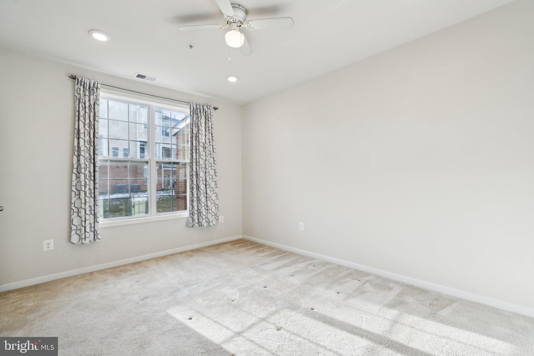 RIDGES AT LOUDOUN VALLEY - Residential Lease