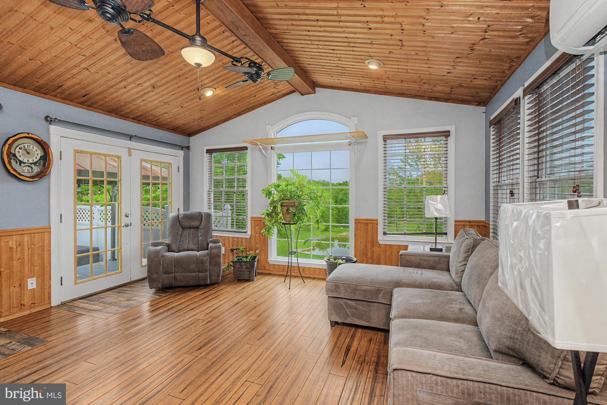 FREELAND - Residential