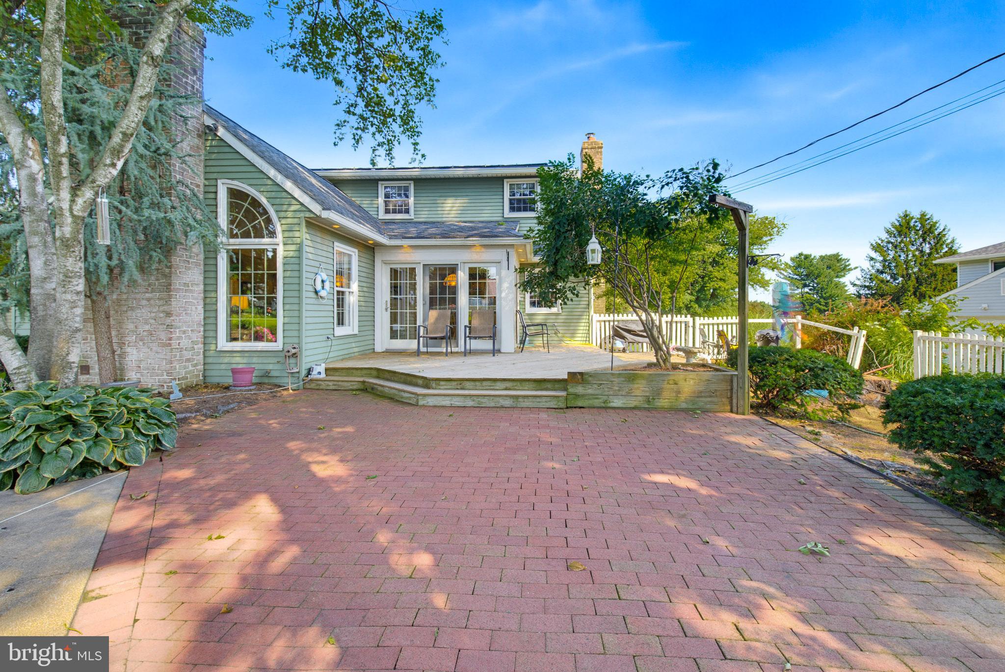 270 HIGHVIEW DRIVE