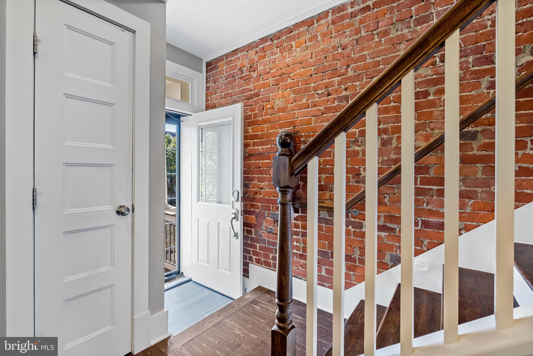 1182 MORSE STREET NE