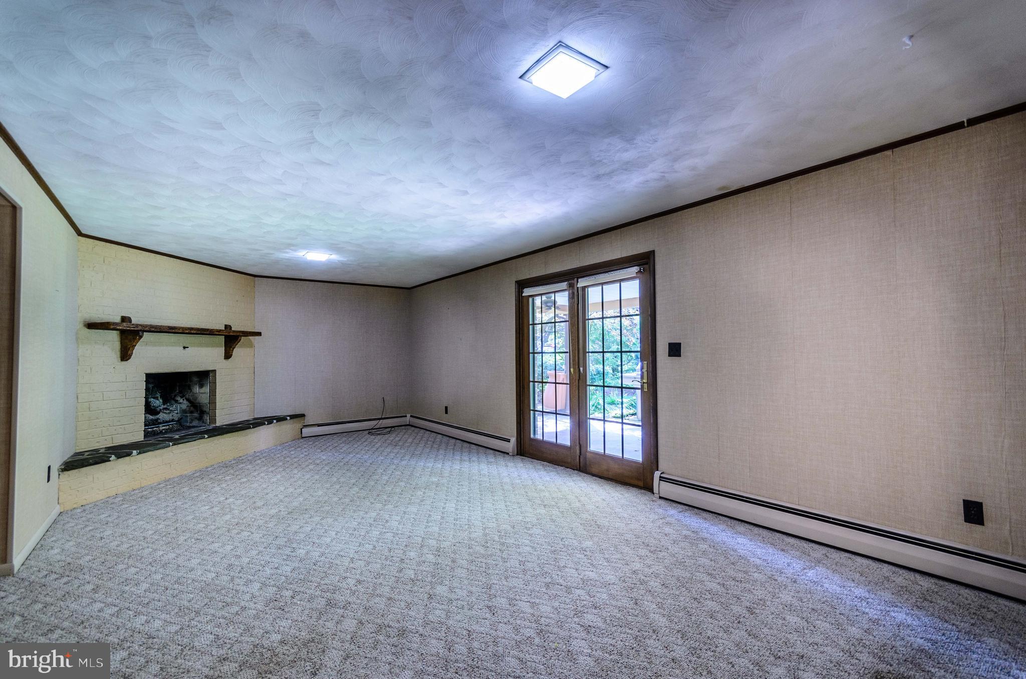ARLINGTON PARK - Residential