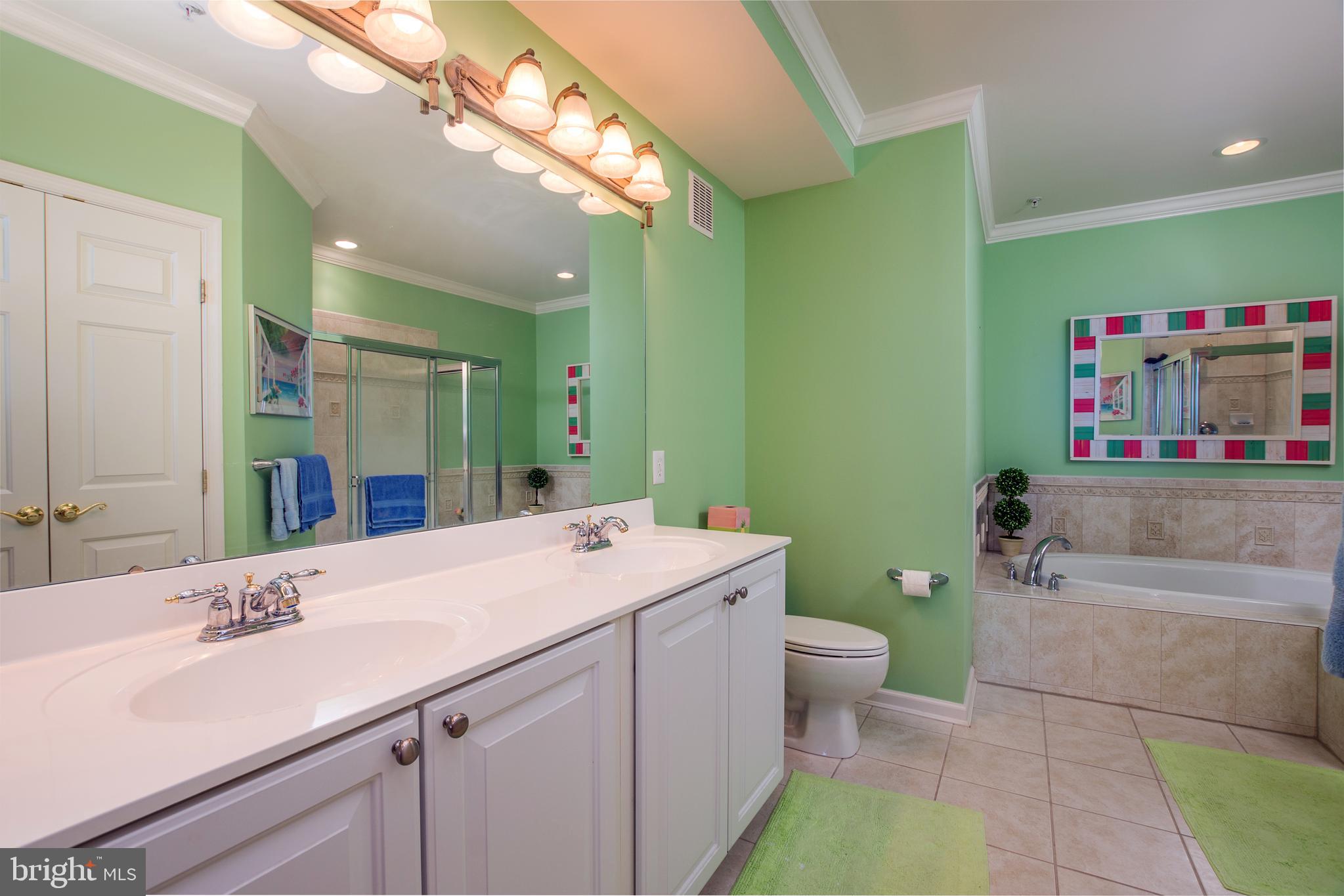 SUNSET ISLAND - Residential