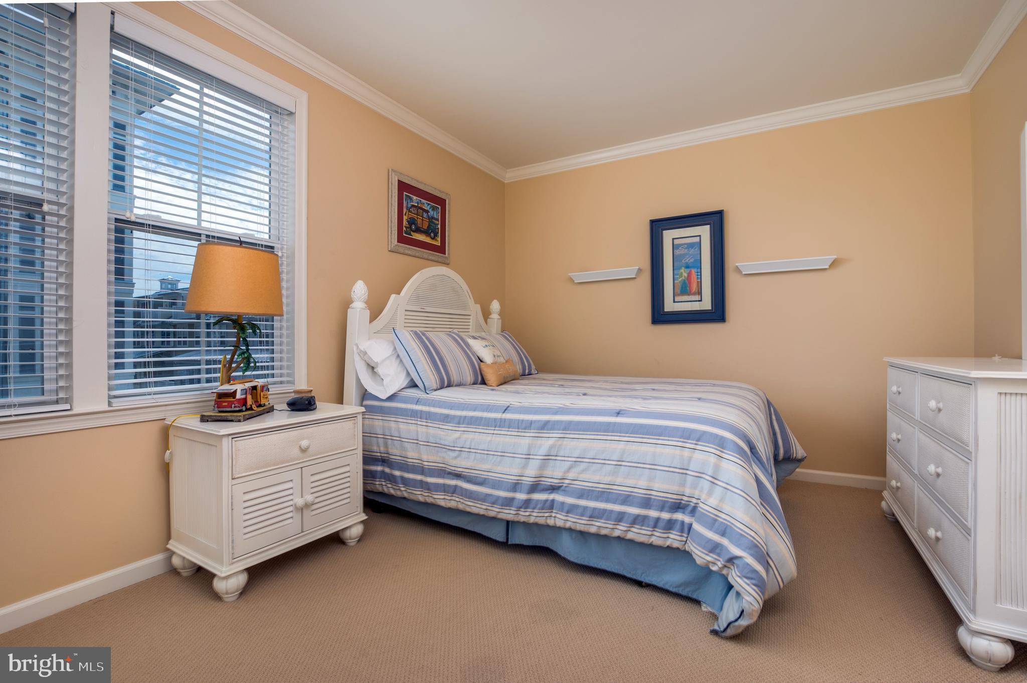 SUNSET ISLAND - Residential