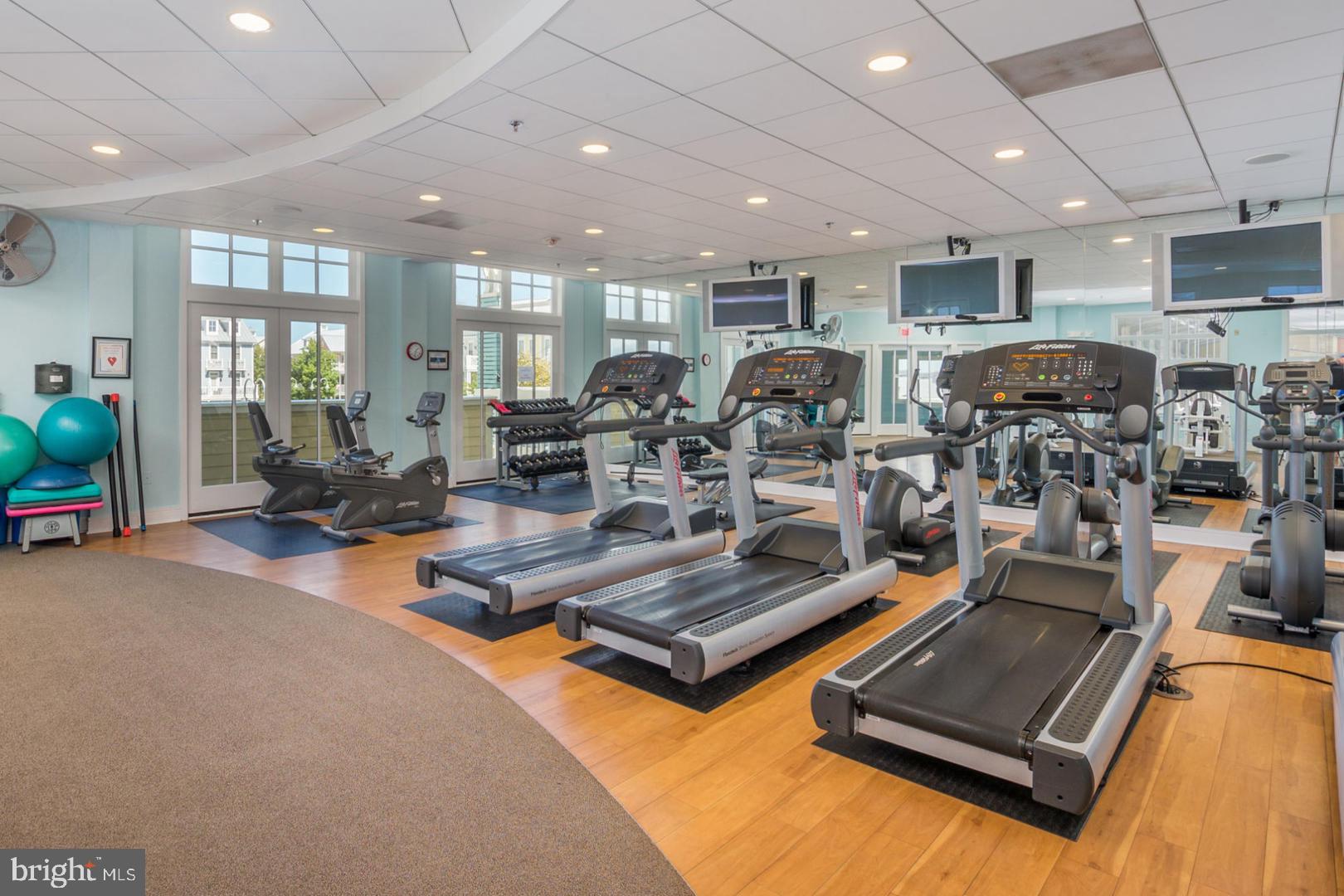 SUNSET ISLAND - Residential