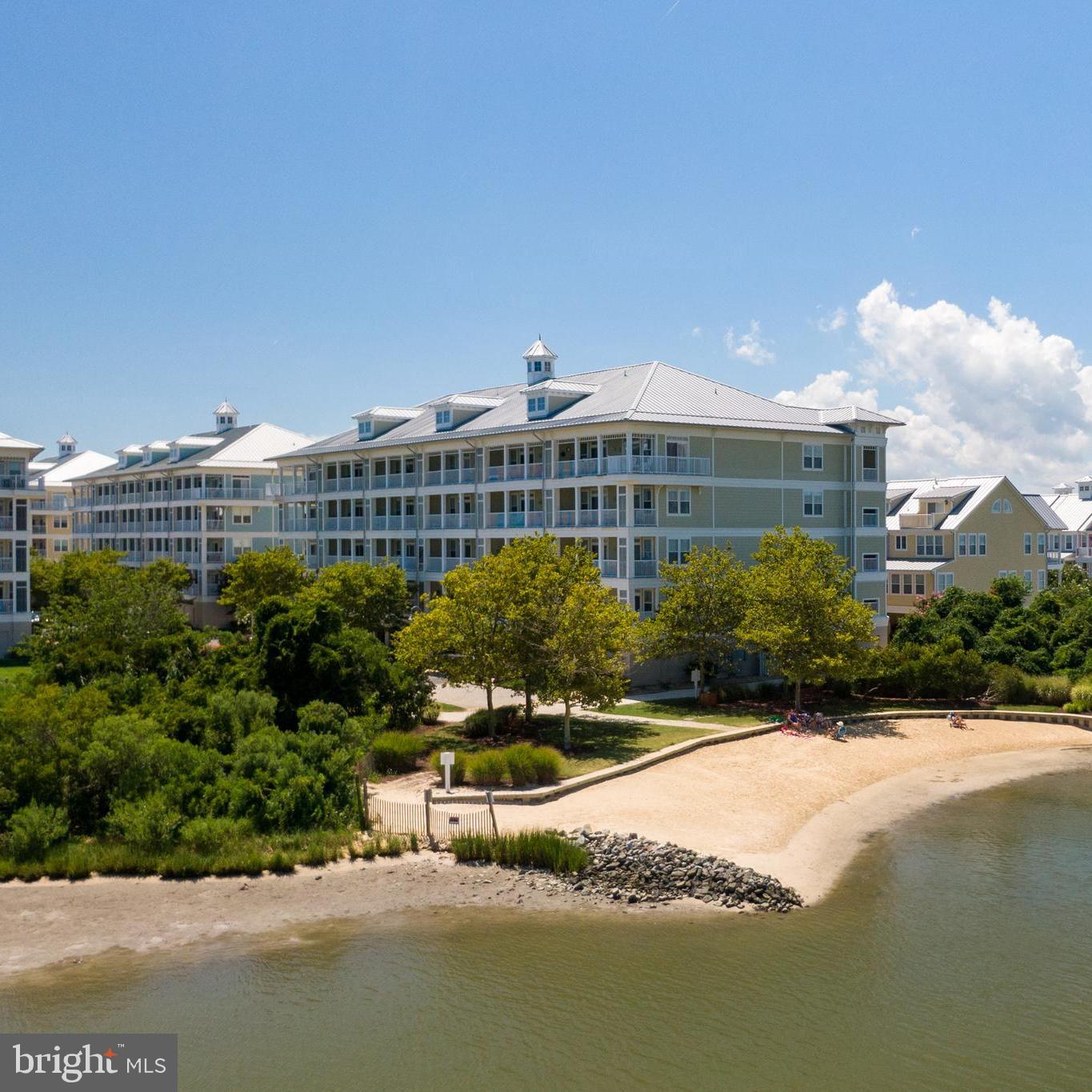 SUNSET ISLAND - Residential