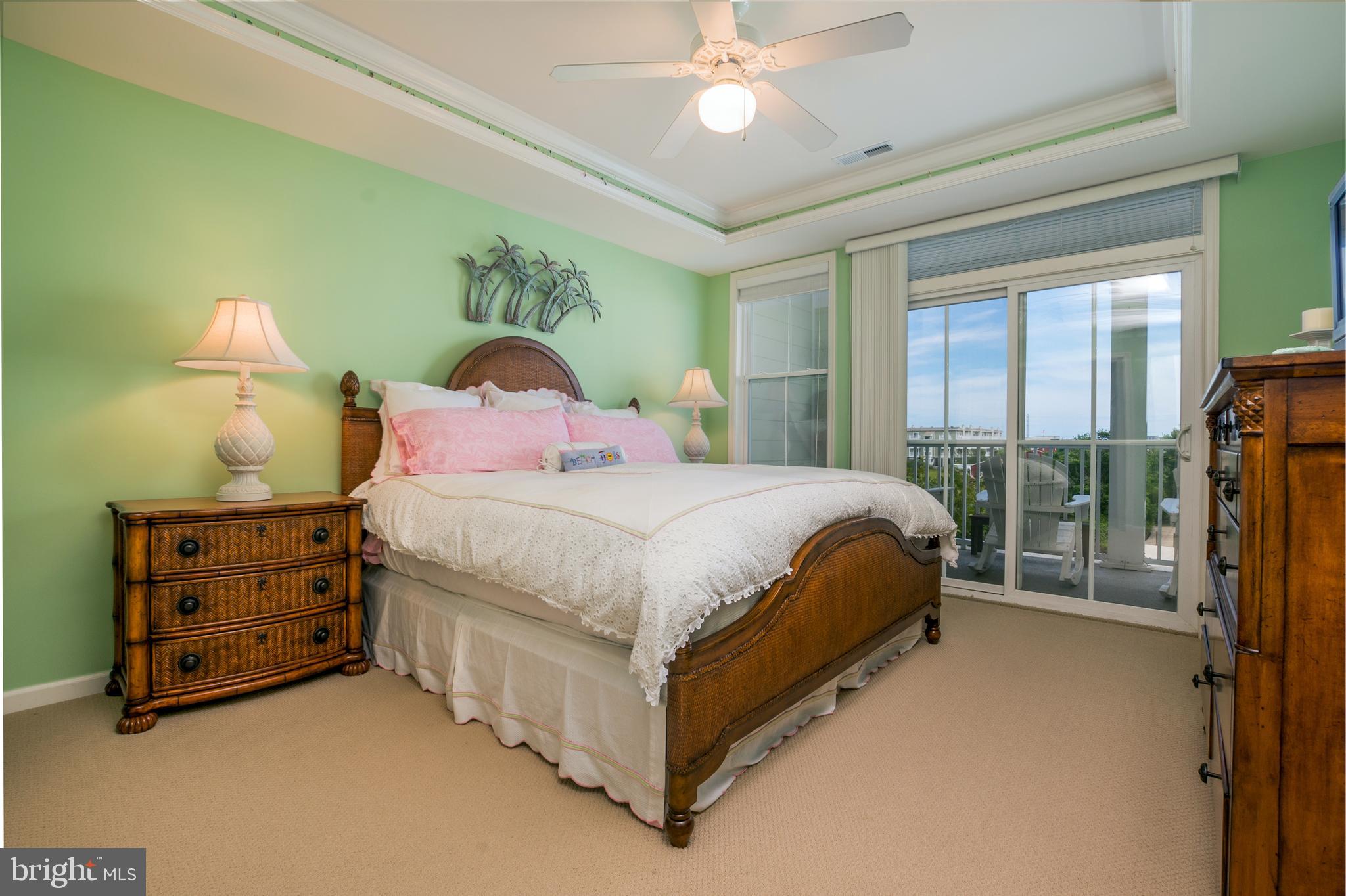 SUNSET ISLAND - Residential