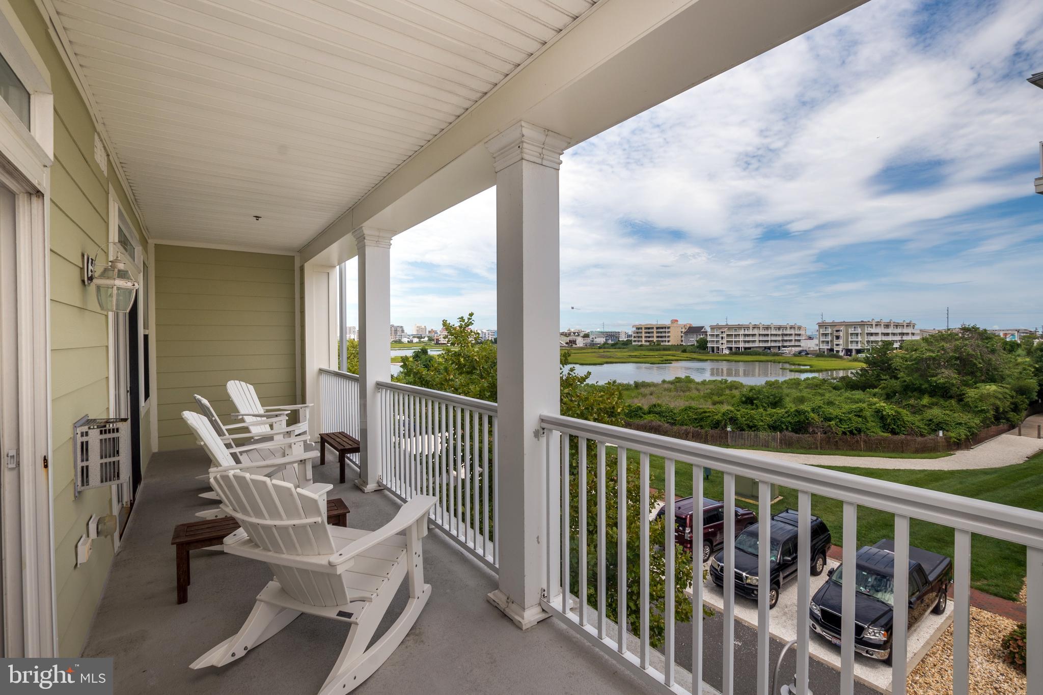 SUNSET ISLAND - Residential