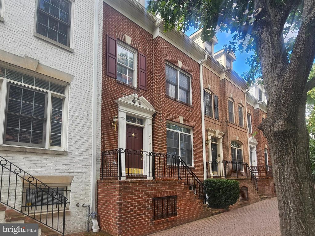 Photo of 2412 14th Street N, ARLINGTON, VA 22201 (MLS # VAAR2063582)
