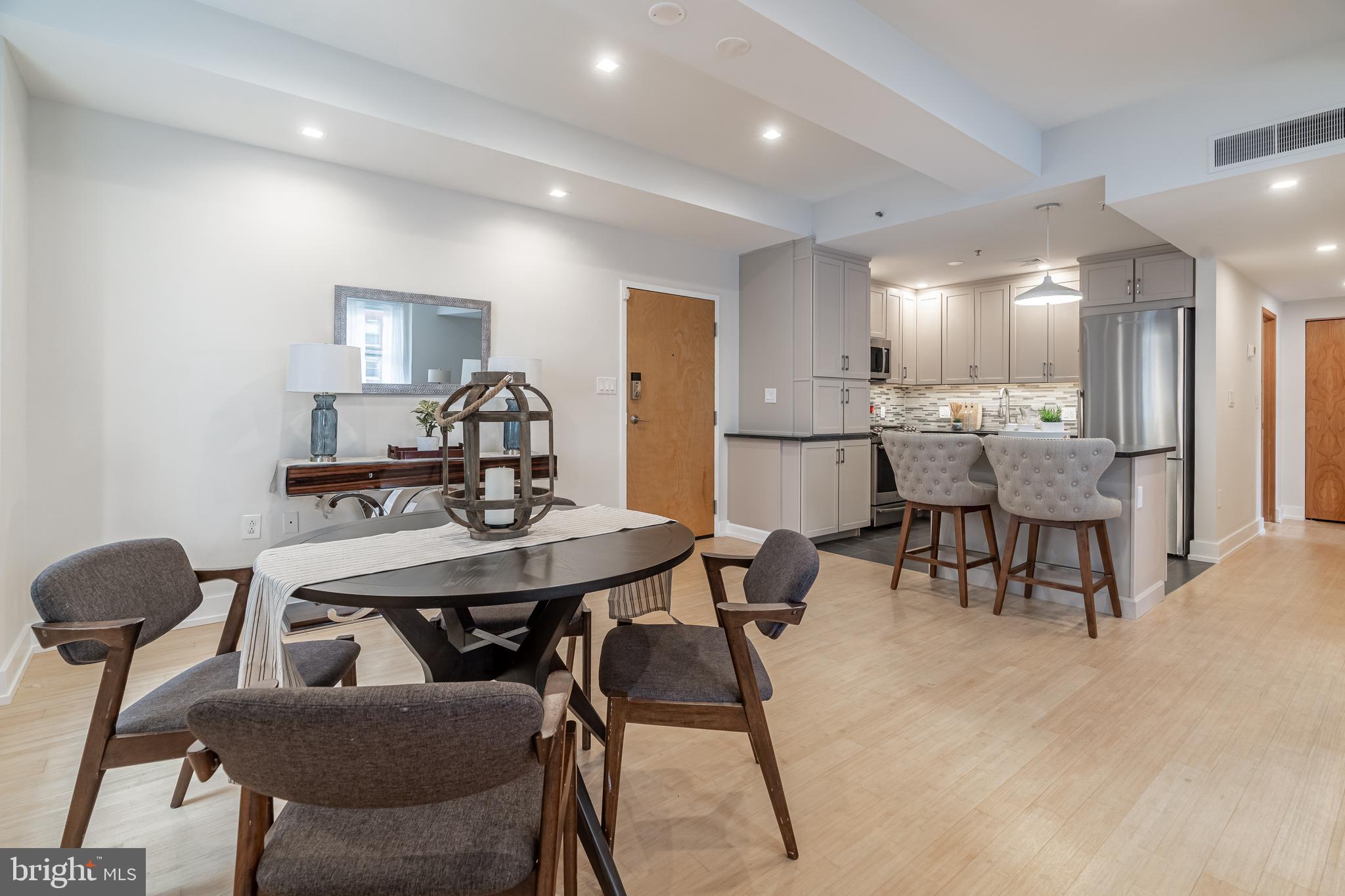 1737 CHESTNUT STREET 39 801