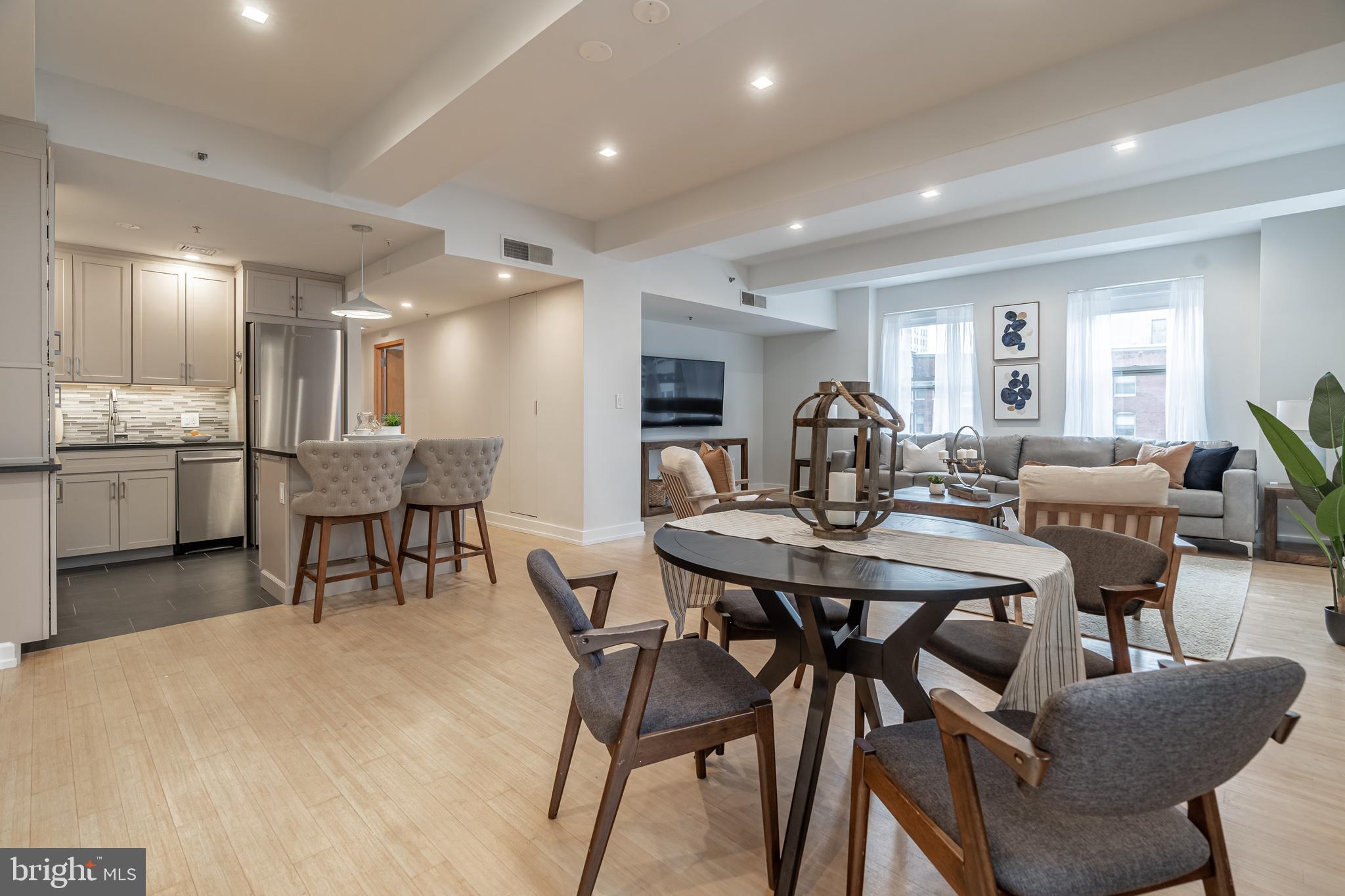 1737 CHESTNUT STREET 39 801