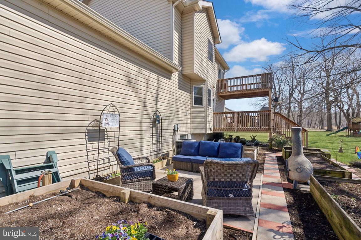 KENSINGTON COURTS - Residential