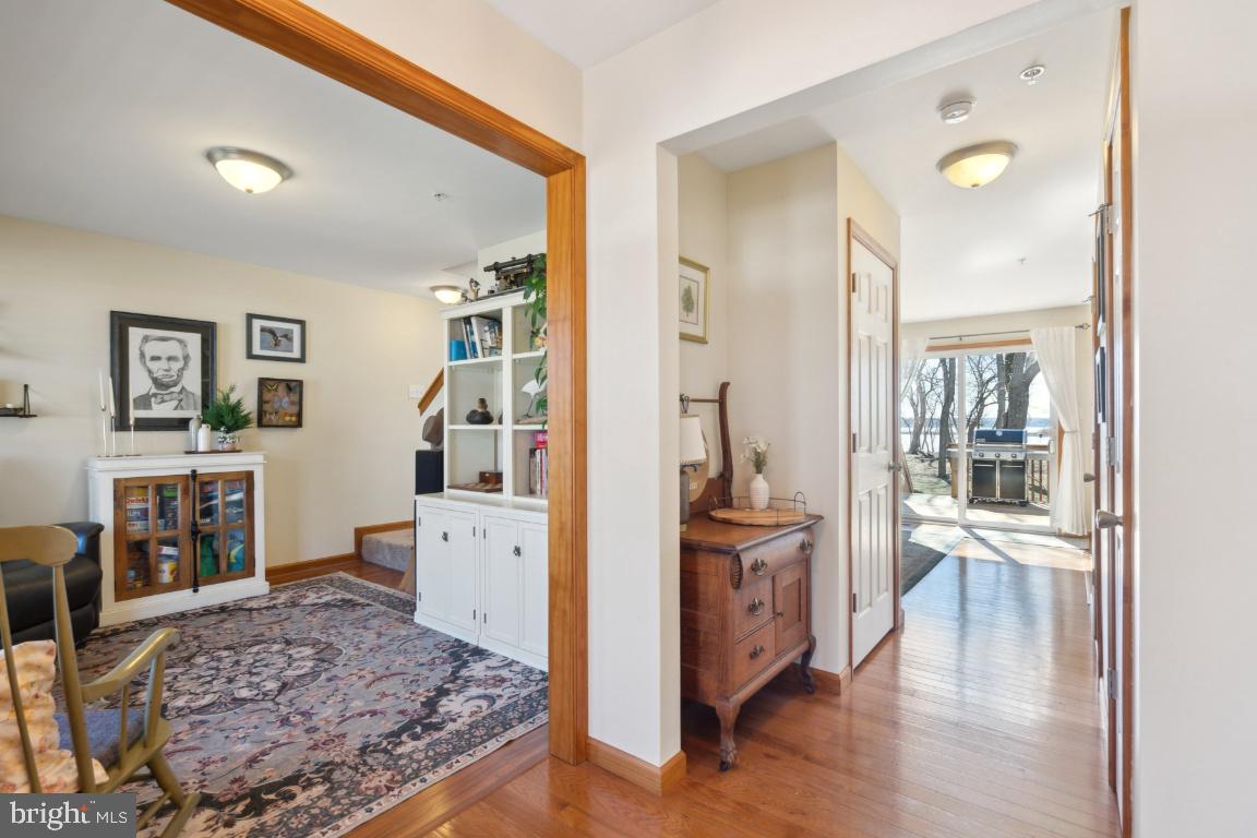 KENSINGTON COURTS - Residential