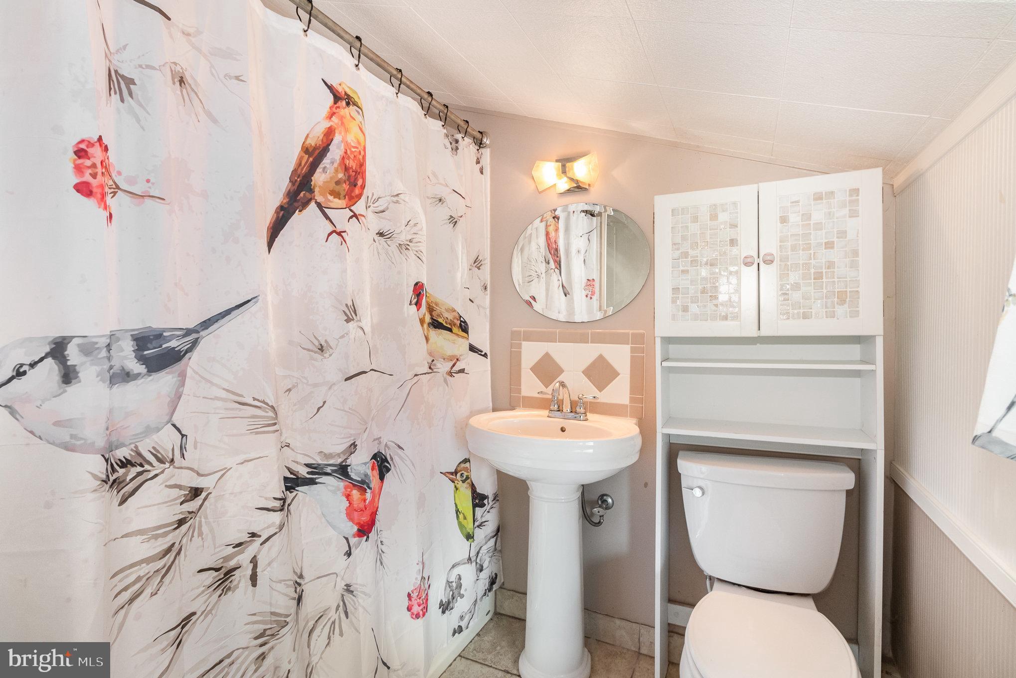 COLONIAL CREST - Residential