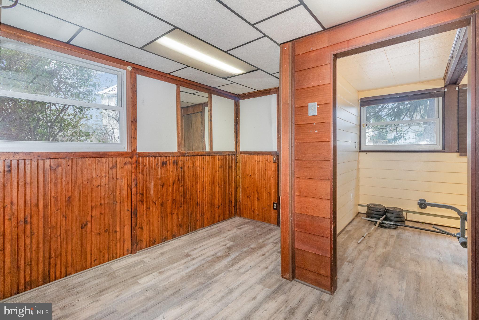 COLONIAL CREST - Residential