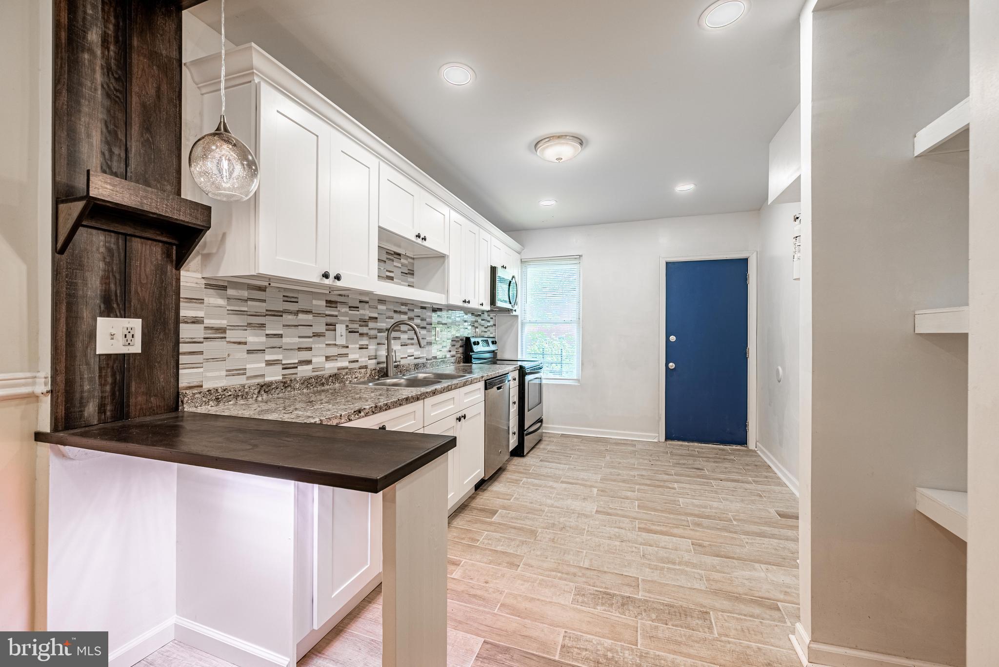 BROADWAY EAST - Residential