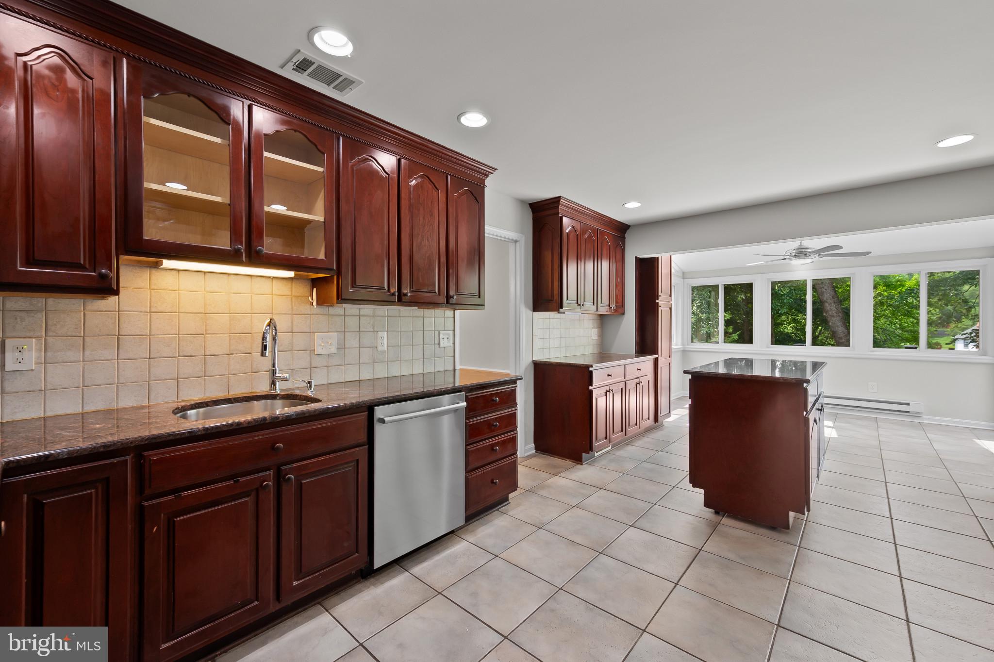 STONEGATE - Residential