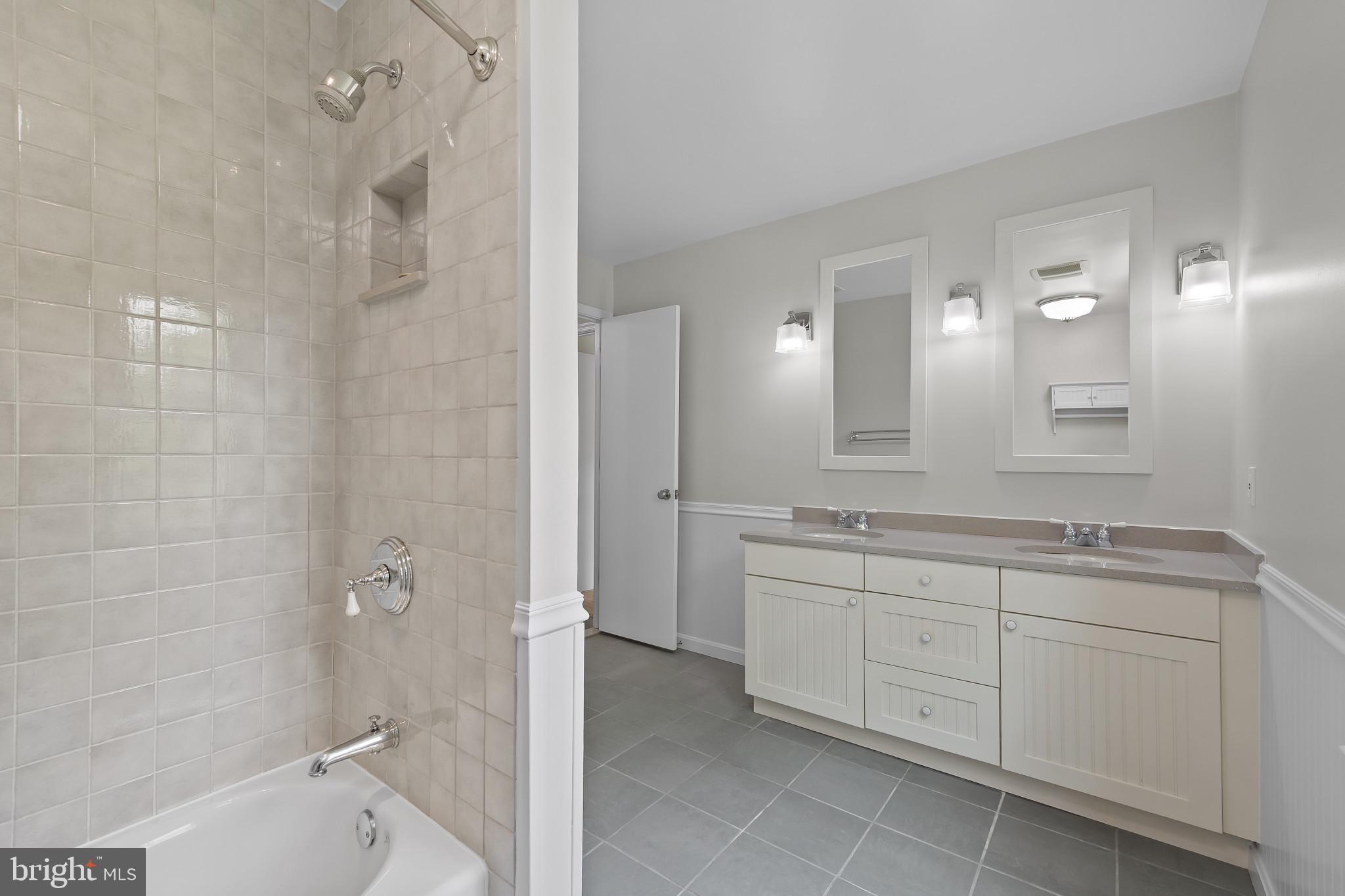 STONEGATE - Residential