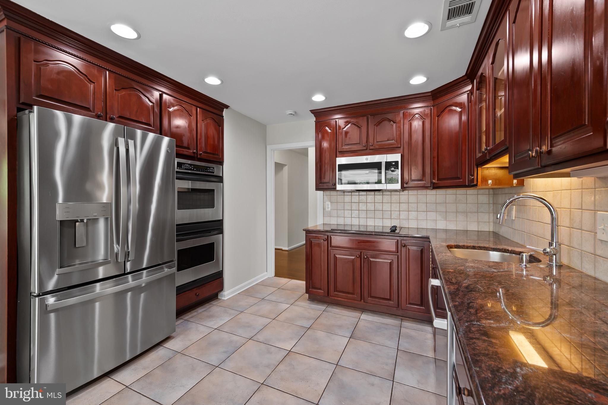 STONEGATE - Residential