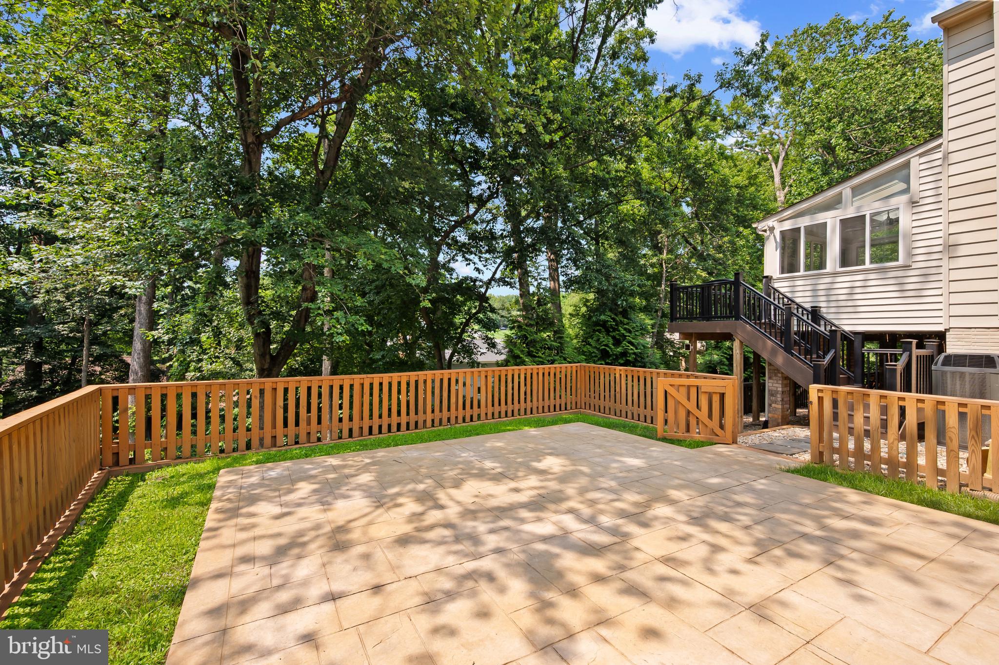 STONEGATE - Residential