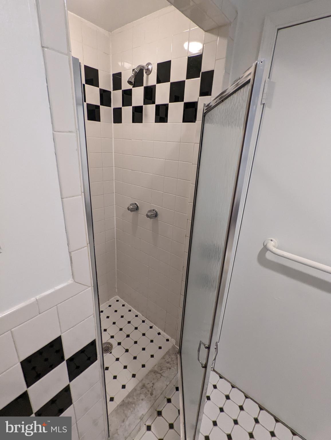 GRADUATE HOSPITAL - Residential Income