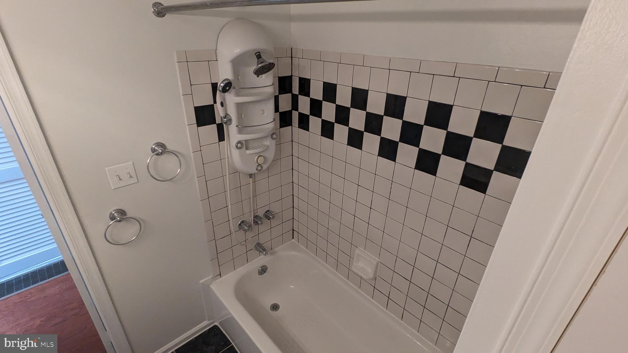 GRADUATE HOSPITAL - Residential Income